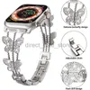 Adatto per l'intera gamma di cinturini per Apple Watch 42mm 38mm 40mm 41mm 44mm 45mm 49mm iwatch 6 5 4 3 2 nuovo cinturino con diamanti intarsiati in metallo con piccola farfalla