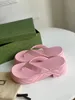Дизайнерские сандалии летние женские на плоской подошве слайд пляжные шлепанцы удобные тапочки для ванной комнаты обувь для душа 35-41 с коробкой