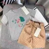 Vêtements pour bébés T-shirt pour enfants Ensemble de créateurs Ensembles pour enfants Vêtements pour tout-petits 1-15 ans Fille Garçon T-shirt 2023 Short d'été de luxe Manches avec lettres étiquettes Classique