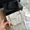 Designer feminino White Lampskin Crush Gold Ball Square Bags Quilted Mini Flap Turn Bloqueio Purse Gold Metal Hardware Matelasse Chain Crossbod