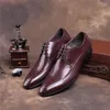 Klänningskor Fashion Black / Brown Tan Pointed Toe Socia Mens Business äkta läder Derby Manlig bröllopsbrudgum