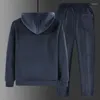 Conjuntos de chándales para hombres Fleece Grueso con capucha Marca Casual Trajes de pista Chaqueta Pantalón Pantalón de piel cálida Sudadera de invierno