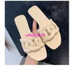 Sandales en caoutchouc Aloha Sandales pour femmes Pantoufles nouvelles pantoufles de chaîne de nez de porc pour femmes fond plats Jelly Couleur Femmes Summer Vacation Beach Slippers a Logo HB9Y9J