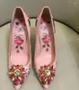 Chaussures habillées en cuir rose bijoux en cristal bijoux à bout pointu Slingback imprimé floral peu profond célébrant les talons de mariée