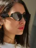 Lunettes de soleil œil de chat rétro de luxe pour femmes 2023 Mode V Marque Designer Lunettes de soleil Cateye pour femmes UV400 Gafas De Sol Mujer 240322
