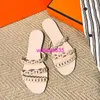 Aloha Sandalias de caucho zapatillas para mujeres Summer Internet Celebrity New Three Belt Chain Harning Playa Flat Bottom Bottom Slippers For Women PVC PLA tiene logotipo HBB3E7