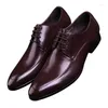 Klänningskor Fashion Black / Brown Tan Pointed Toe Socia Mens Business äkta läder Derby Manlig bröllopsbrudgum