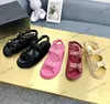 Couro genuíno acolchoado fivela sandália pai mules corrente de luxo ouro intertravamento c chinelo mulheres sapatos cristal bezerro plataforma verão gancho loop casual praia piscina slides