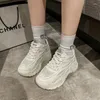 Scarpe Casual Sneakers da donna 2024 Primavera Coreana Piccola Bianca Traspirante Outdoor Walking Slip On Piattaforma Lace Up Vulcanizzata