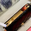 Bolso de diseñador de bolsos con tira de metal clásico Bolso de mano con solapa de cuero genuino de lujo Bolso de hombro cruzado de moda Bolso de mensajero con cadena dorada retro Bolso de fiesta para mujer