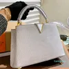 Crocodile Mönster Handväska handväska läder mode bokstäver borttagbar rem gyllene hårdvara tote shoppingväska flera färger 27 cm