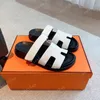 Chinelos Designer Sliders Flip Flops Sandálias planas para praia conforto couro de bezerro camurça natural pele de cabra de alta qualidade em marrom e preto para mulheres e homens