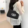 Sac à bandoulière de haute qualité, produits de contrôle exclusifs sous les bras avec Texture pour femmes, nouveau Style carré haut de gamme, sac à bandoulière à une épaule de style occidental