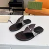 Yaz kadın moda sandalet tasarımcısı rahat rahat düz ayakkabılar minimalist tatil plaj flip flop