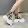 Boots Nouveau automne Summer High Top Sneakers Femmes Round Head Leopard Sport Dames Vulcanisé Platforms Front Tie Clivas Chaussures Femmes