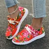 En la primavera de 2024, los nuevos zapatos planos casuales de mujer de gran tamaño con cabezas redondas y flores grandes en el noreste de China son los zapatos casuales.L6Lz#