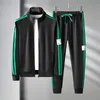 Mannjacke Männer Streifen zweiteilige Sets Tracksuit Sportswear Casual Joggshose Kleidung männlicher Sweatsuit Sportanzug 240313