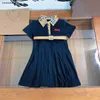 新しいデザイナーキッズの女の子のドレスベルトプリンセスドレスサイズ110-160 cm刺繍ロゴチャイルドフロック24マール