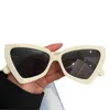 Solglasögon kvinnor mode stil katt ögon triangel nyanser rensar godis färg glasögon vintage solglasögon för
