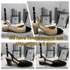 Designer Brand Black Ballet Shoe Women quiltade äkta läderslip på ballerina lyxiga rundtå damklänningskor