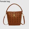Diagonal Bag Designer Brand New Bucket Mature and Versatile Womens Handbag Commuting Large Capacity Crossbody