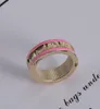 Pierścienie designerskie Wysokiej jakości 18 -karatowe złoto plisowany Pierścień Pierścienia Para Anello dla kobiet wybranych miłośników prezentów biżuteria