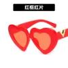 2 PCS Fashion Luxury Designer V Love Solglasögon ins mode 2022 Ny stil Yu Shuxin Net Red Solglasögon Modellering Peach Heart Glasses