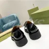 Scarpe eleganti firmate Mocassini con suola a punta Scarpe con plateau da donna di lusso Nero Rosso Tela Gomma da donna Scarpe casual con ricamo in vera pelle di alta qualità Taglia 35-41