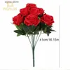 Finto floreale verde Rose bouquet artificiale rosa fiore rosso decorazione di nozze fiore di seta a 9 teste rosa finta decorazione della casa Y240322