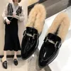 Casual Schoenen Metalen Gesp Bont Flats Vrouw Mattejapanned Leer Winter Vrouwen Dikke Hakken Puntschoen Katoen Loafers Femme 2024