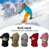 Berets Frauen Herbst Winter Warme Schal Hut Plüsch Ball Dekor Einfarbig Stricken Dicke Erweiterte Krempe Mit Gesichtsschutz