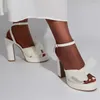 Sandaler ippeum Women Platform White High Heeled Bowknot Ankle Buckle Strap Chunky Square Heel Wedding Shoes