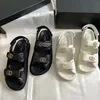 Designer Sandaler Kvinnor Sandal Leather Dad Shoes Quiltade Shoe Flats Low Heel Wedge Diamond Buckle Slide Slip On Ankle Strap Flip Flop