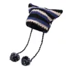 Japonês y2k bonito preto branco listrado orelhas de gato chapéu de lã feminino outono inverno quente pequeno diabo pendurado bola malha gorro chapéu 240306