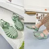 Sandalen Vrouwen Roman Jelly Retro Platte Transparant Kristal Strand Ronde Neus Casual Hollow Out Designer Schoenen 2024