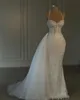 Bröllop charmiga applikationsklänningar halter sjöjungfru brudklänningar avtagbara tågpärlor smala skräddarsydda ärmlösa vestidos de novia