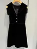 Robes décontractées de base Brand de créateur 2024 Spring New Miu Style Black Robe sans manches Navy Navy Velvet A-line jupe mince et élégante 4fak
