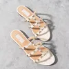 Luxus -Designer -Hausschuhe Sandalen Echtes Leder Sunny Summer Stolled Nietliders Flat Mens Slide Hasp Beach Schwarz weiße Frauen Sexy Sandale Pool Flat Mule Loafer