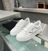 Дизайнерские кроссовки Prad Skate Shoes Роскошные модные кроссовки для бега Женская спортивная обувь Chaussures Повседневные классические кроссовки женские gsdf