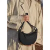 Ladies Hand Bag Productions Promotion French Paris Niche Dign High-klass Texture Msenger Crcent Womens läder armhålssadel