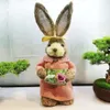 Lapin debout en paille artificielle 14 pouces avec carotte, décoration de jardin de maison, fournitures de fête à thème de pâques Cg001