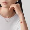 2024 Vatikanen fyrbladklöver armband Nytt dubbelsidigt fyrblad med fem blommiga nyckelpiga Carnelian Female Titanium Steel Hand smycken Lyxig gåva till flickvän Q5