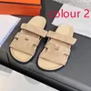 Flat Men Man Slippers Beach Slipper Summer Womens Designer Shoe Cartoon Big Flops Flops Cuir Mens Baille Boucle de boucle