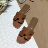 2024 Gratis fraktdesigner Oran Sandals Womens Luxury Slippers Slides Black White Brown Leather Patent Slide Womens Sandal Storlek 35-42