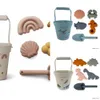 Giochi con la sabbia Divertimento in acqua Giocattoli da spiaggia per bambini Estate 2022 Set da bagno per bambini Set di sabbiera in silicone morbido Ciliegio Set giocattolo per inviare strumenti per l'acqua con sabbia Nuotare Gioco per bambini 24321