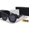 Com designer de caixa, óculos de sol Óculos clássicos óculos de óculos de praia ao ar livre para homem Mulher More Color Opcional Triangular Signature UV400