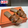 2024 Sandálias Orang Chinelos para Mulheres Senhoras Luxo Salto Plano Claquette Couro Home Outdoor Slides Sliders Sapatos Semente Preto Branco Marrom Sandale 35-42