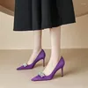 Robe chaussures top mode femmes pompes peu profondes violet daim mince talons hauts de luxe cristal noir fête de bal sans lacet travail Sapatos Mujer