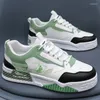 Casual Shoes 2024 Spring Men Flat Boys Fashion White Sneakers Platform Man Board Bekväma herrar All-Match
