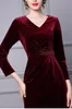 Elegante vestido de noite vermelho escuro 2024 com decote em v 3/4 mangas beading chá comprimento velevt vestidos de festa de baile robe de soiree
